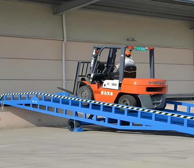 双鸭山移动式卸货平台（叉车用）